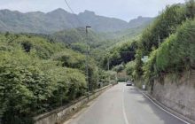 Pimonte, incidente notturno: tre feriti nel scontro tra scooter e van, grave un ventiquattrenne