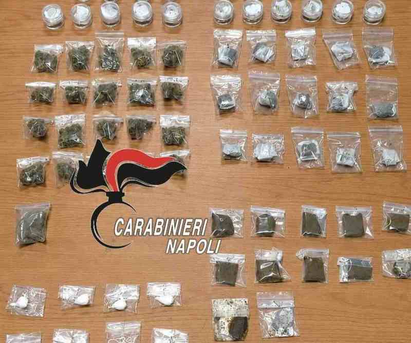Marano, arrestato pusher con 81 dosi di stupefacenti e oltre 700 euro in contante