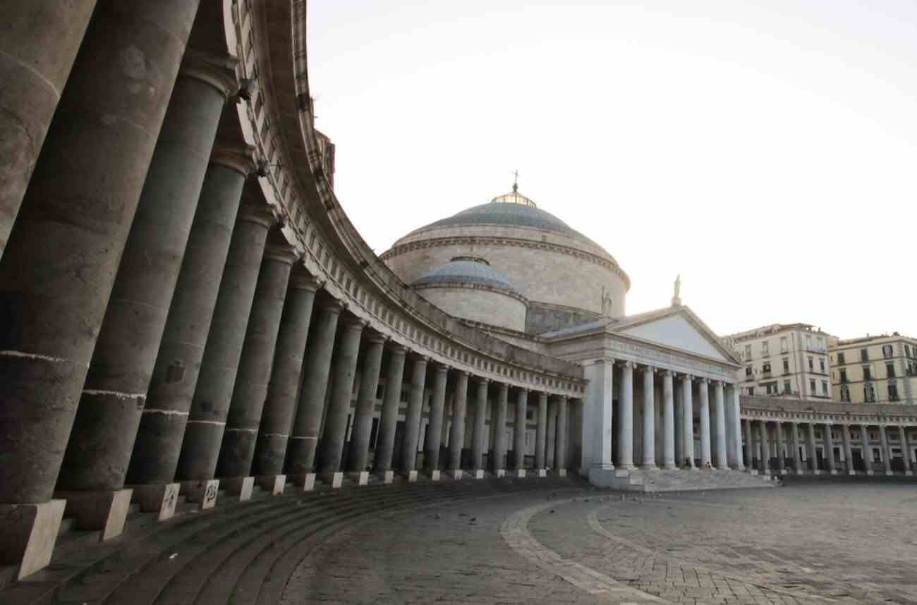 Piazza del Plebiscito a Napoli, avviati i lavori di riqualificazione e illuminazione