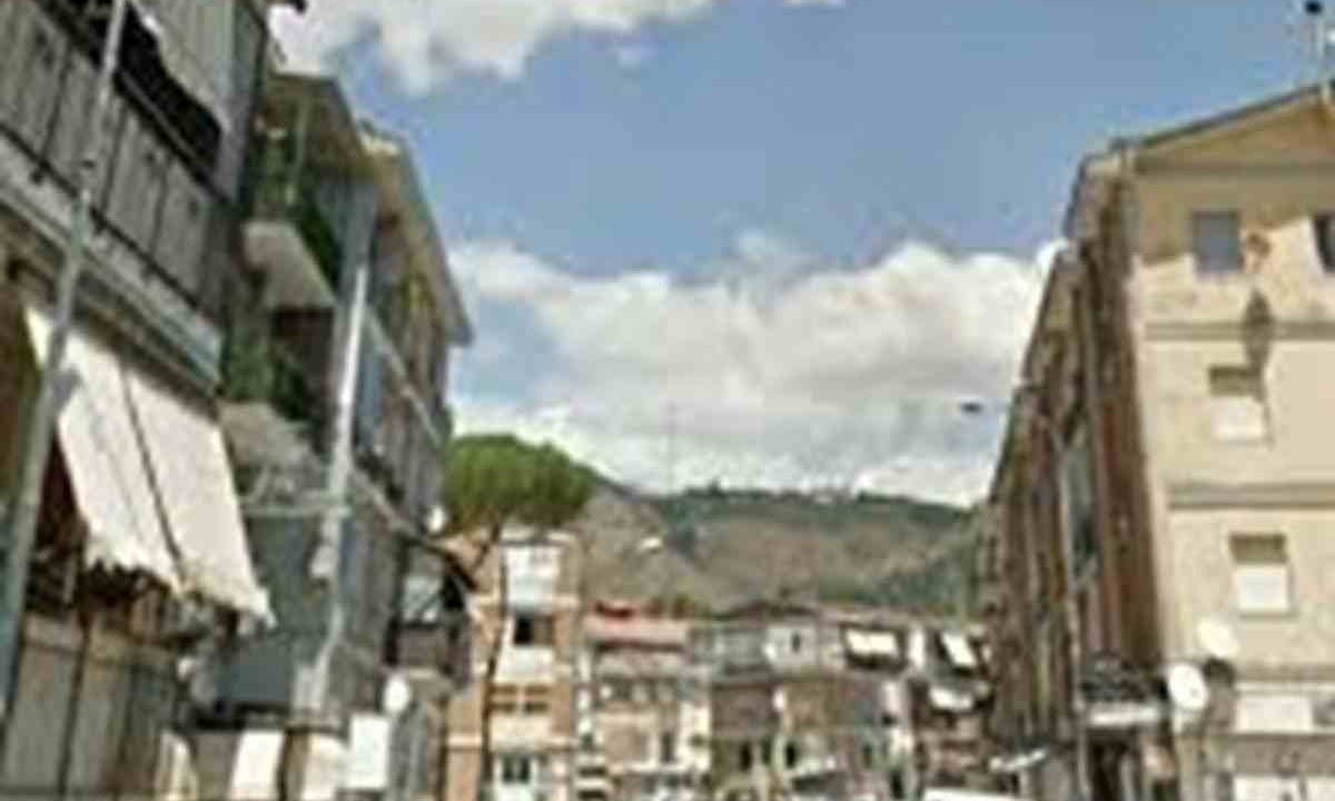 Rione Traiano, il gip libera due fratelli: trovati sei chili di cocaina in casa