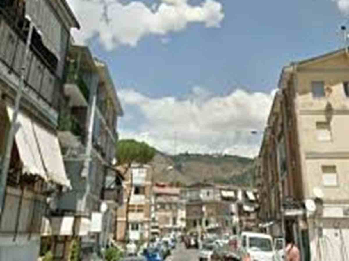 Rione Traiano, il gip libera due fratelli: trovati sei chili di cocaina in casa