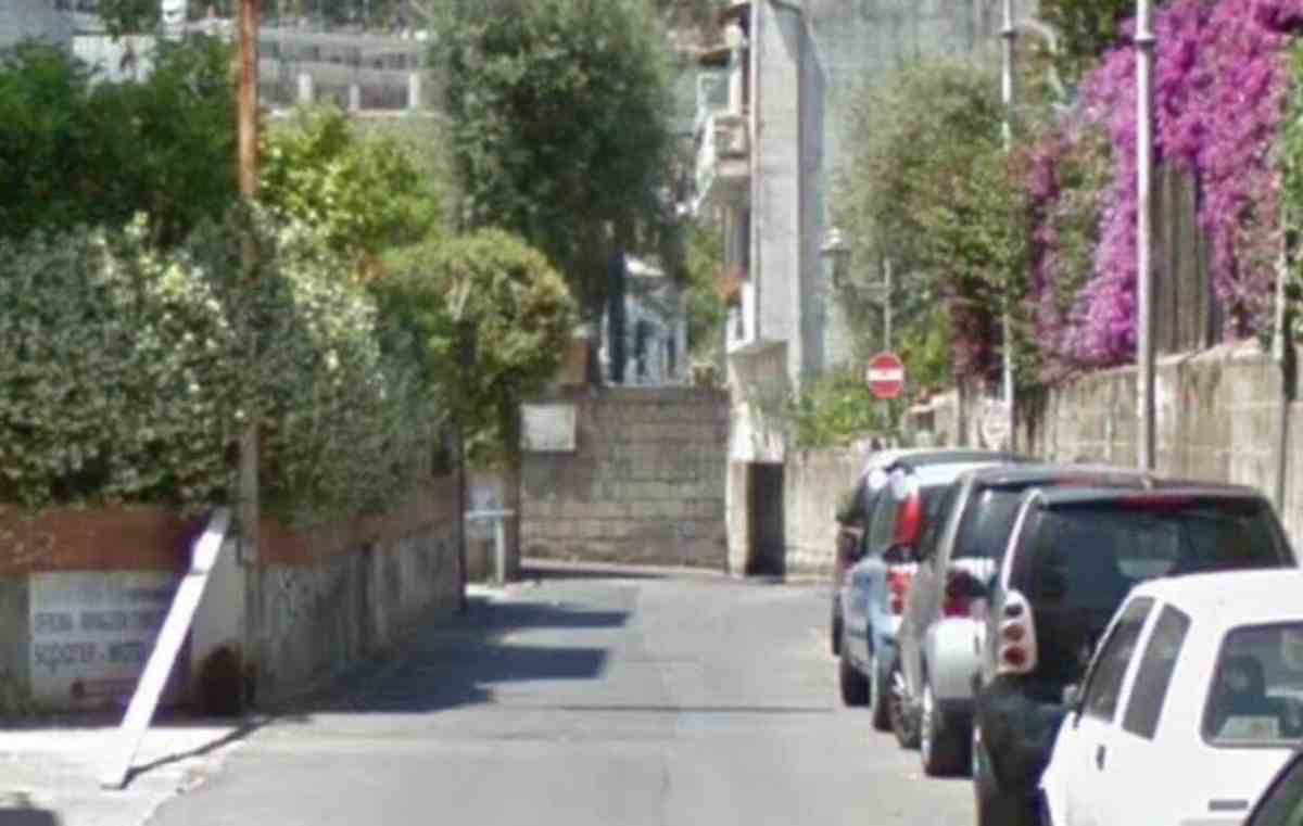 A Sorrento abbattuta una casa abusiva: eseguito l’ordine del Tribunale dopo quasi due decenni