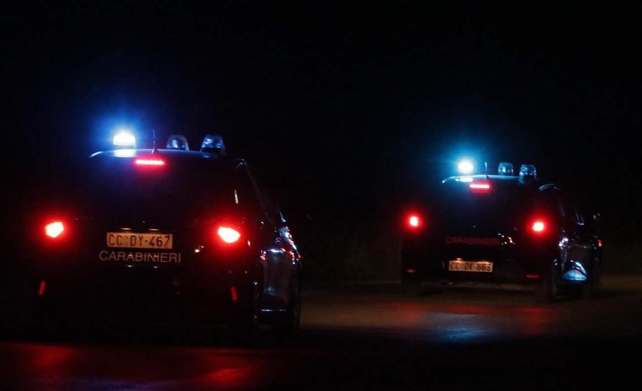 Villaricca, incendio colpisce un negozio in apertura: rinvenuti quattro proiettili