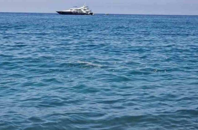 Ischia, inquinamento ai Maronti: il mare torna a mostrarsi sporco