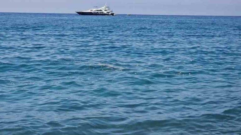 Ischia, inquinamento ai Maronti: il mare torna a mostrarsi sporco
