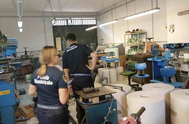 Arzano, operazione delle forze dell’ordine: chiuso opificio clandestino di pellami
