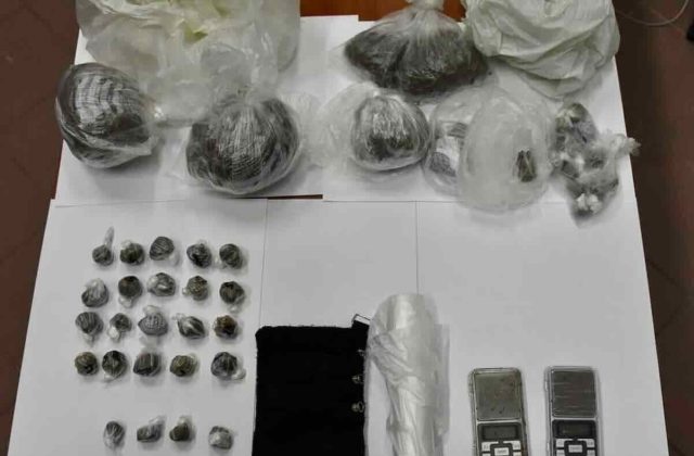 Castellammare, arrestato rider con stupefacenti: sospetti sul suo ruolo nel traffico di droga