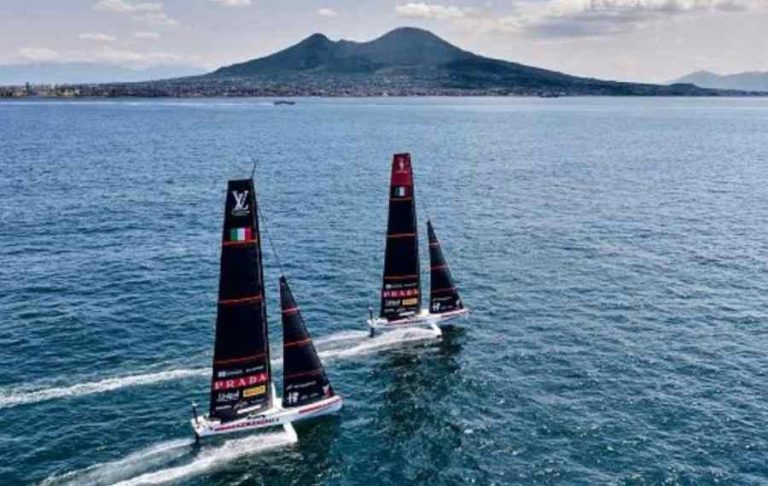 Napoli pronta ad ospitare l’America’s Cup: calendario ufficiale dal 22 maggio al 19 luglio 2027
