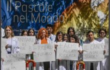 Sit-in al Pascale: accesa discussione sulla precarietà dei ricercatori oncologici