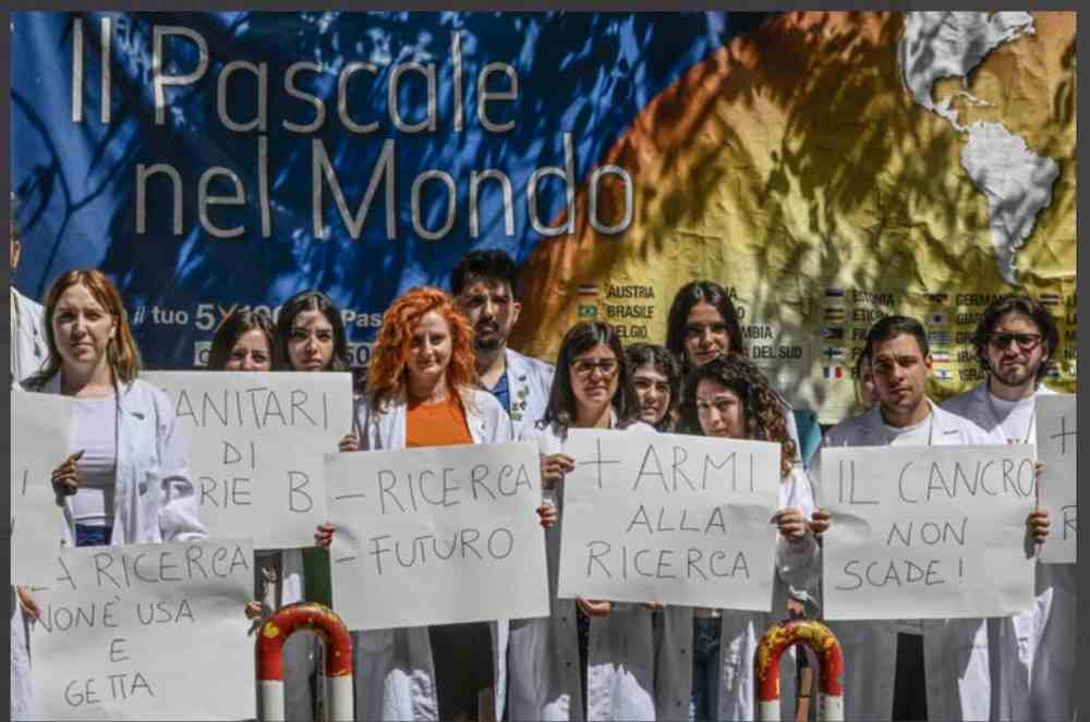 Sit-in al Pascale: accesa discussione sulla precarietà dei ricercatori oncologici