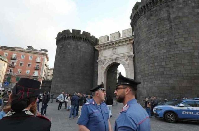 Napoli, controlli intensificati a Porta Capuana e Porta Nolana: 162 identificati