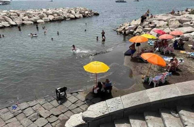 Spiaggetta Colonna Spezzata, scoperte attività abusive in zona a rischio crolli