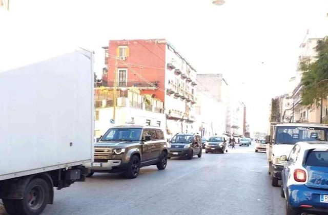 Fermato scippatore in corso Lucci: vittima una turista straniera