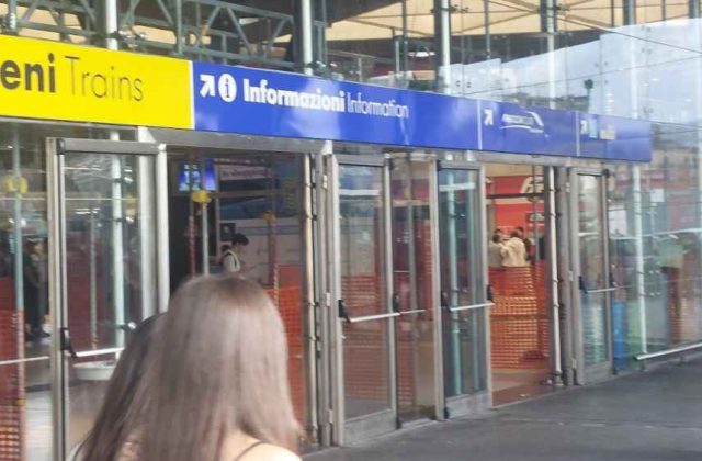 Napoli, molestia a Stazione: fermato l’aggressore grazie all’intervento dei parenti della vittima
