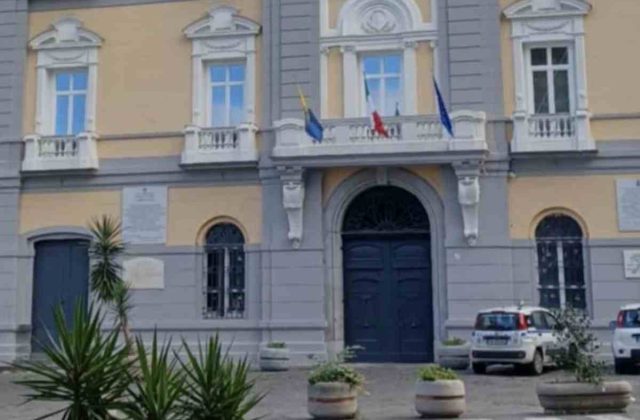 Castellammare, password in mano ai clan: un caso di burocrazia deviata