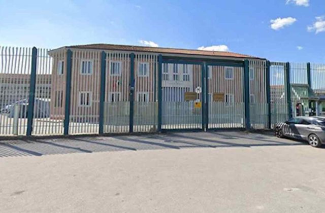 Carceri in Campania: blitz contro droga e cellulari, la carenza di personale preoccupa
