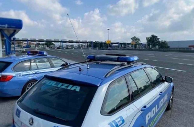 Napoli, guida contromano sulla Tangenziale: ritirata la patente e sequestrata l’auto