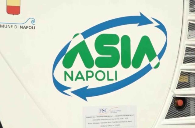 Napoli, cresce il numero di verbali per rifiuti non conformi nei quartieri di via Toledo e Montecalvario