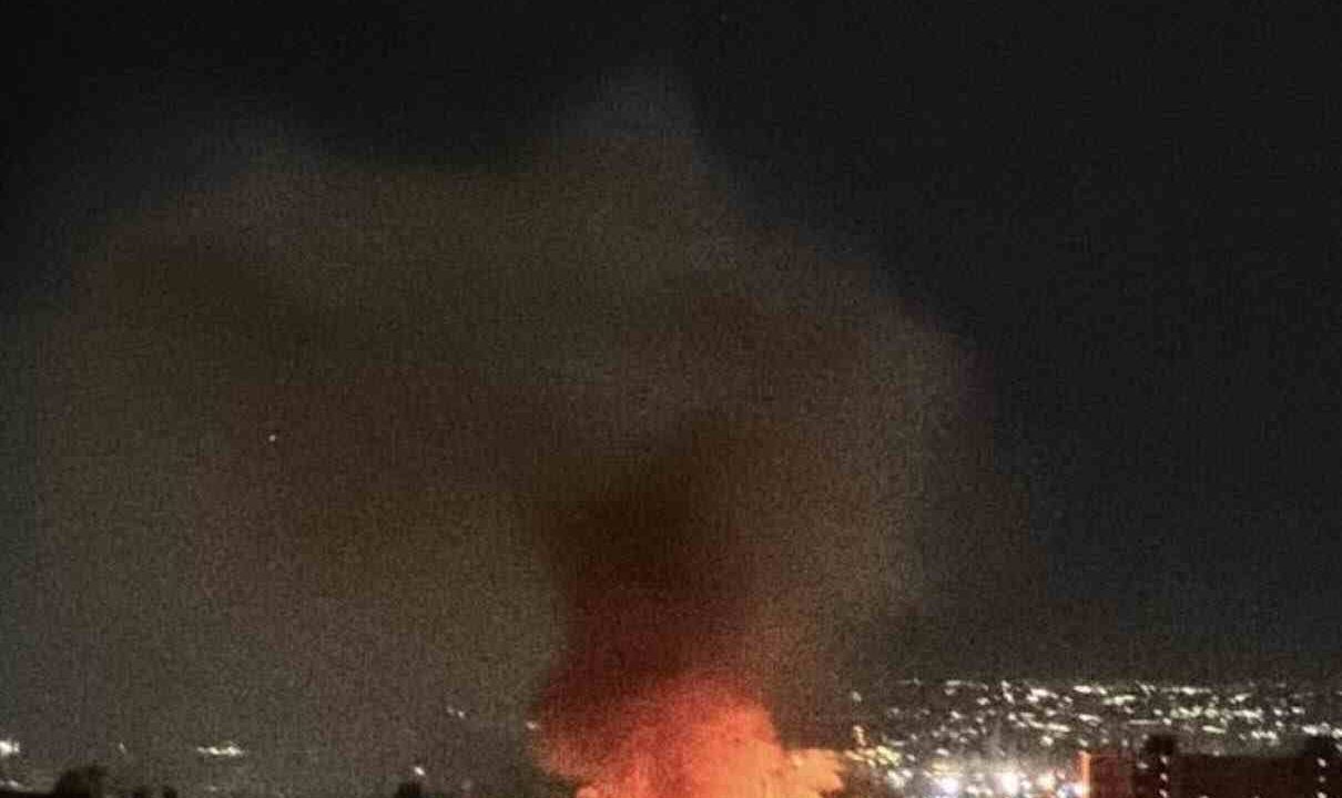 Maxi incendio a Ponticelli: fiamme devastano durante la notte