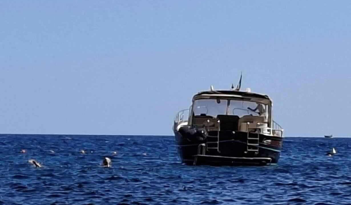 Irruzione di un’imbarcazione nel fiordo di Crapolla: l’Amp Punta Campanella condanna l’accaduto