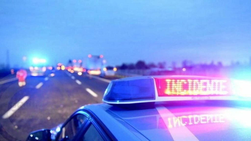 Acerra, incendio su Tir sulla Statale 7 Bis: traffico in direzione Avellino paralizzato