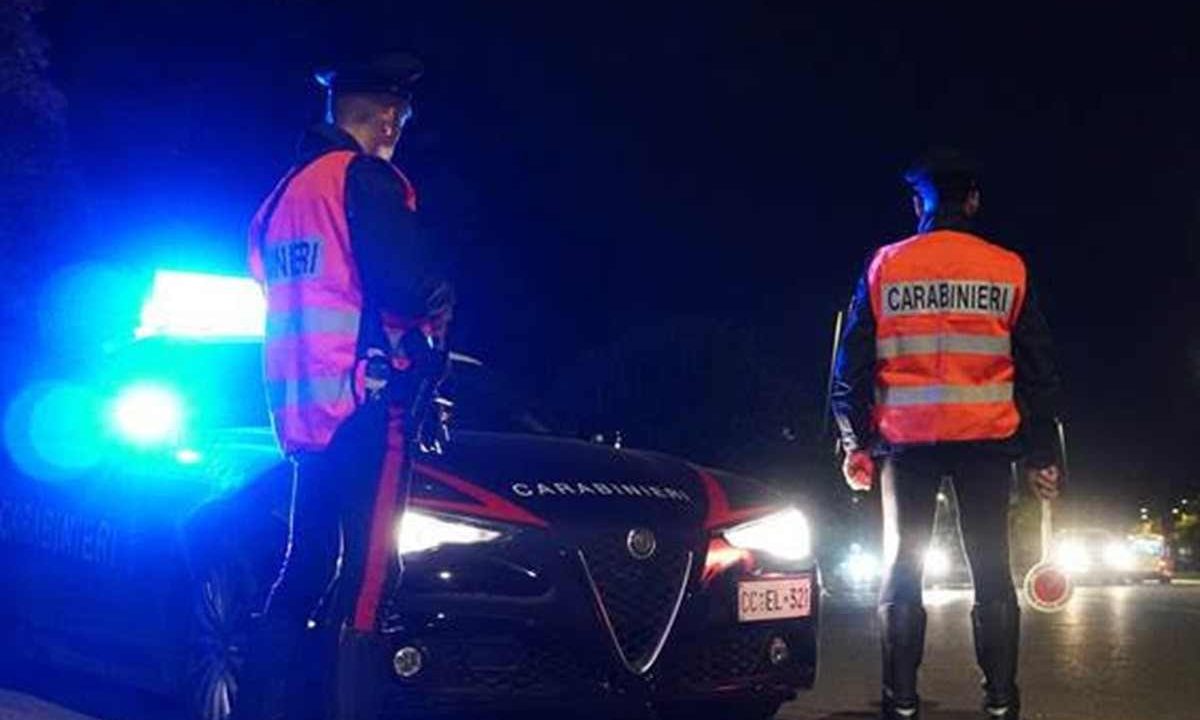 Inseguimento tra Fuorigrotta e Pozzuoli: denunciati due minorenni dopo 7 km di fuga in scooter