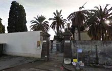 Torre Annunziata, uomo ferisce l’ex moglie al cimitero e si barrica: arrestato dopo ore di crisi.