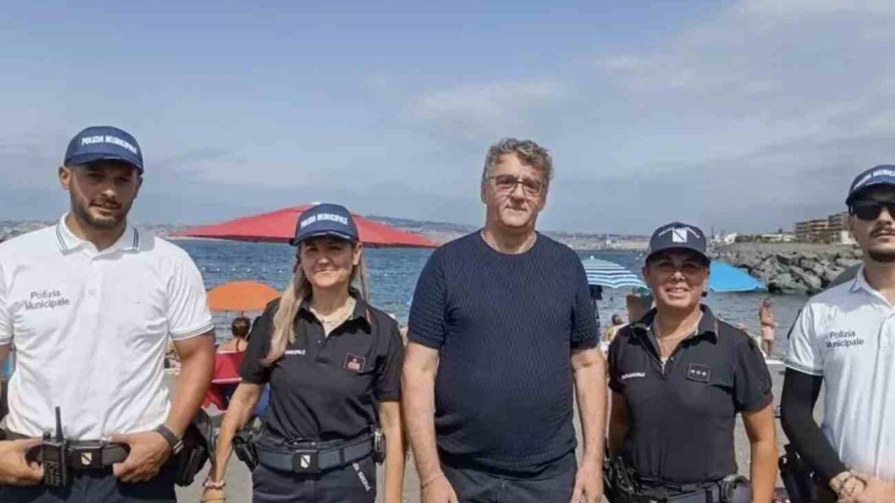 Portici, il sindaco visita le spiagge libere: focus sulle condizioni e sicurezza