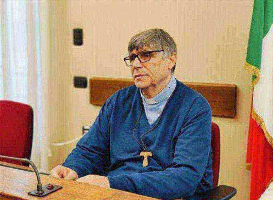 Messa in memoria di Luigi Luca Esposito: il ricordo di Don Patriciello a Napoli