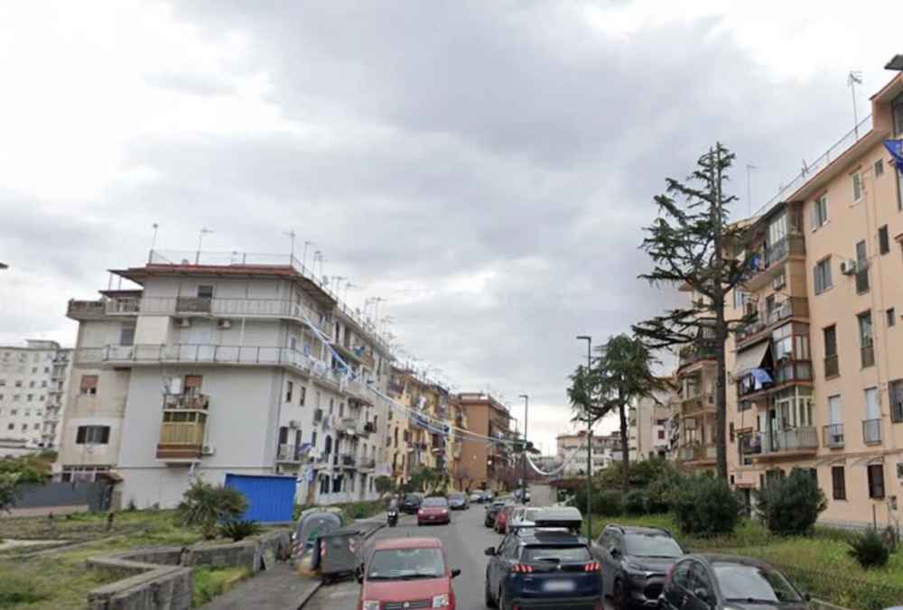 Spari al Rione Villa di Napoli: colpi a salve destano preoccupazione