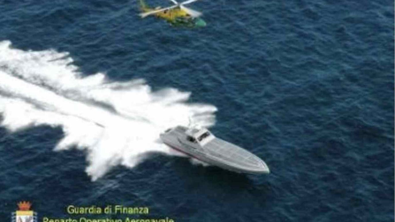 Fermati al largo di Lisbona due «Taxi del mare» carichi di cocaina: sequestrate 2,6 tonnellate