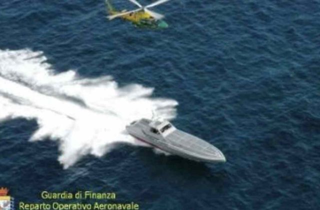 Fermati al largo di Lisbona due «Taxi del mare» carichi di cocaina: sequestrate 2,6 tonnellate
