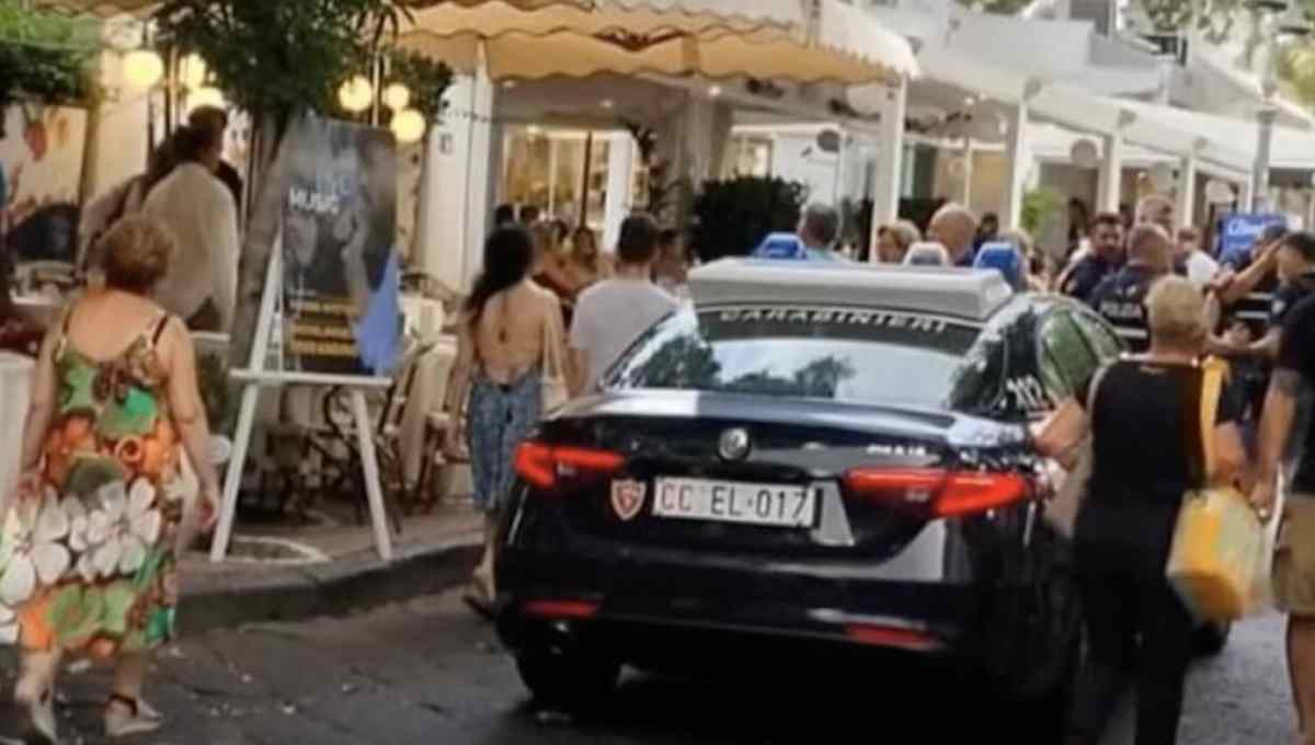 Ischia, otto denunciati per una maxi rissa tra famiglie napoletane