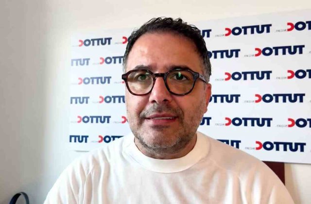 Giornalista ucciso, confermato l’arresto del 26enne: nuovi dettagli sulla vittima