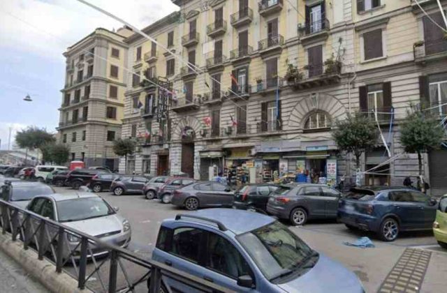 Napoli, rapina violenta alla Maddalena: arrestato un uomo di 37 anni