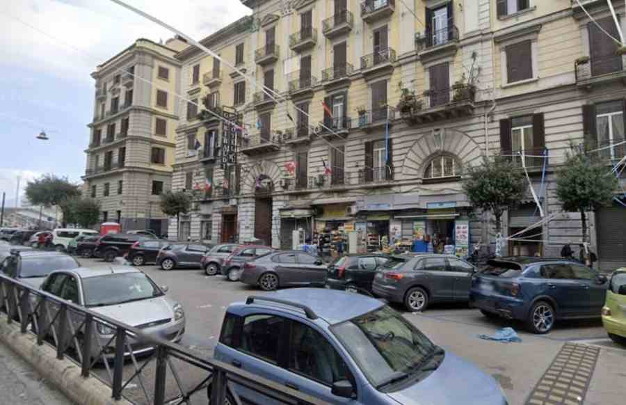 Napoli, rapina violenta alla Maddalena: arrestato un uomo di 37 anni