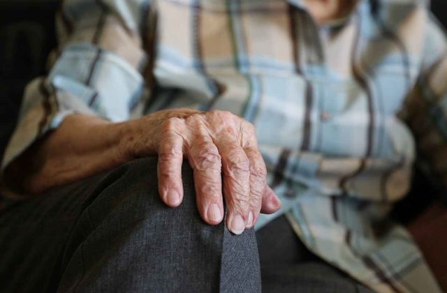 Due giovani napoletane arrestate per truffa ai danni di un anziano nel Foggiano