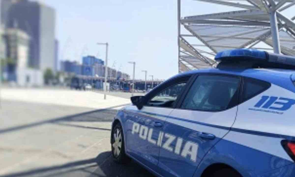 Piazza Garibaldi, rapina e resistenza: arrestato un giovane dalla polizia