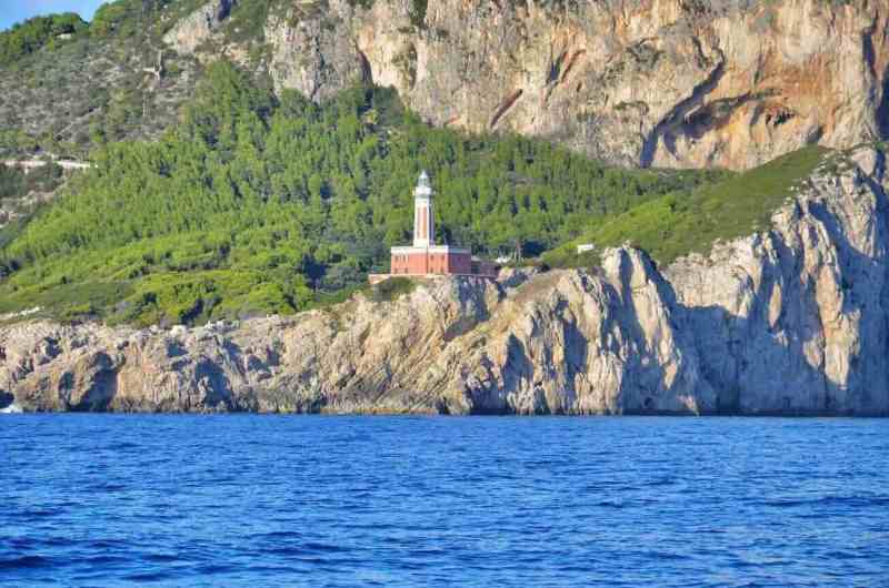 Capri, balneari in protesta: “Senza lettini a 150 euro, rischiamo il degrado”