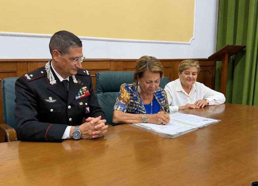 Napoli, lanciato un protocollo per supportare le vittime di violenza: collaborazione tra Carabinieri e CO.TU.LEVI
