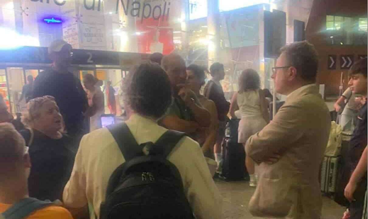 Capodichino, disagi per i passeggeri Volotea: voli per Creta bloccati fino a tarda notte