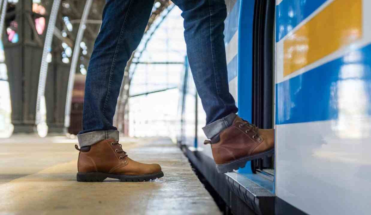 Guasto sulla Roma-Napoli, viaggiatori bloccati: ritardi fino a 100 minuti