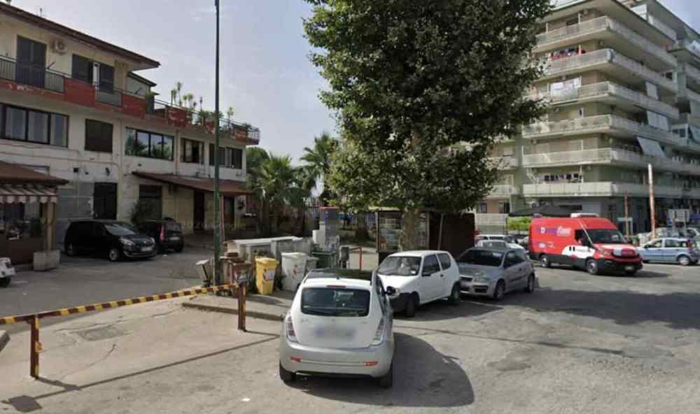 Casoria, notte di violenza: due feriti da coltellate, un 18enne sfregiato al volto