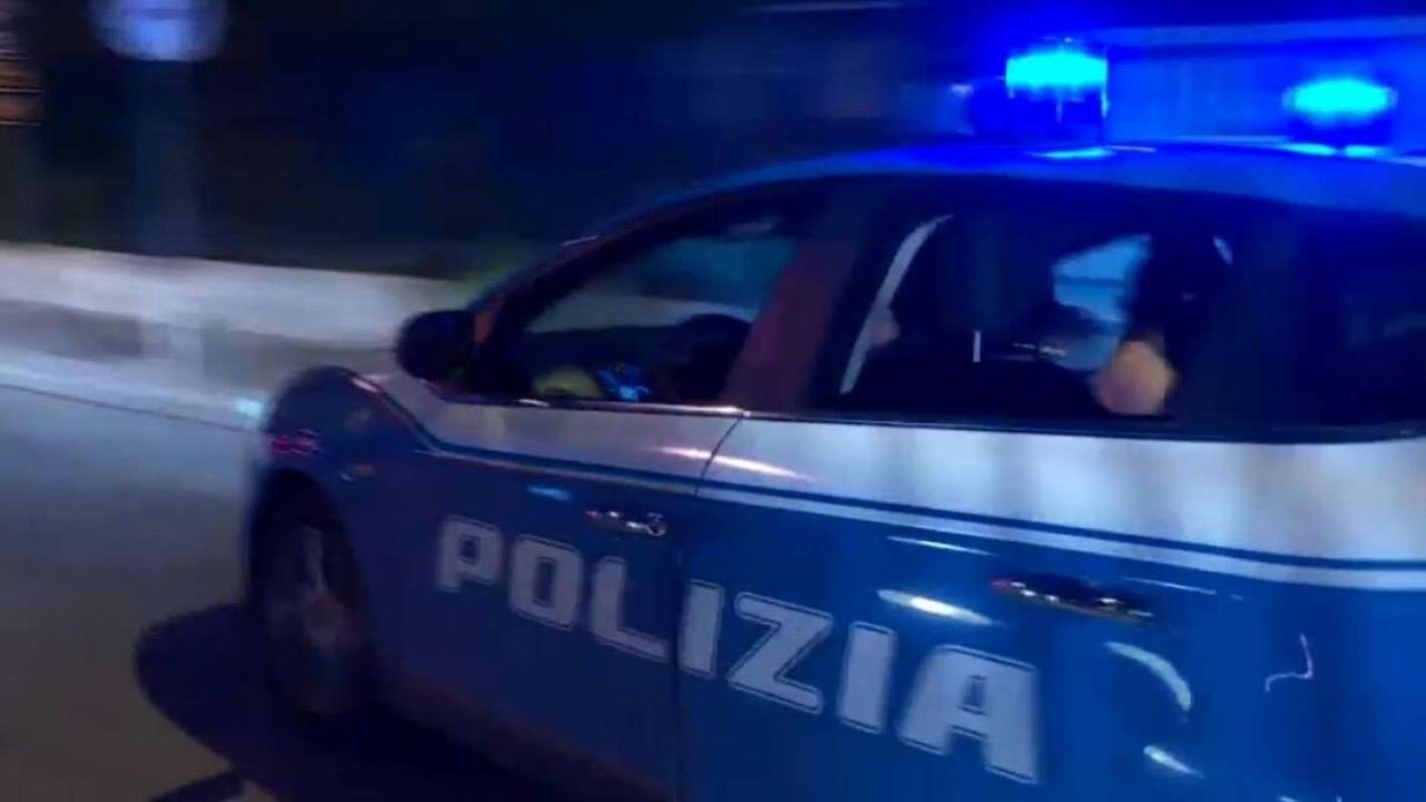 Pomigliano, agguato con machete davanti a uno chalet: due persone in manette