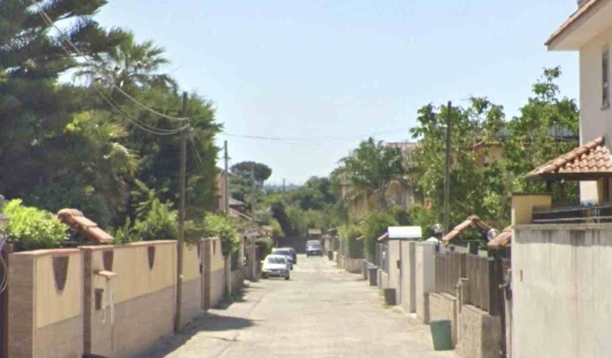 Delitto a Varcaturo, confessione in auto: emergono dettagli su un possibile ricatto.