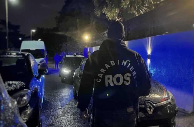 Divieto di espatrio per un venticinquenne di Salerno, accusato di legami con il terrorismo