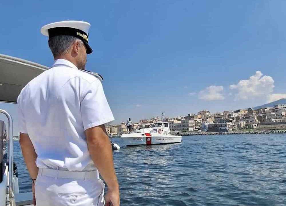 Torre del Greco, sanzioni per quattro stabilimenti balneari della Guardia Costiera