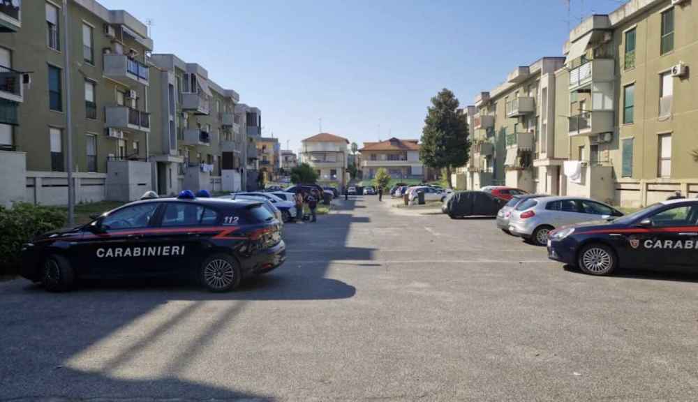 Qualiano, 23 denunciati in un’operazione contro case abusive e furto di energia elettrica
