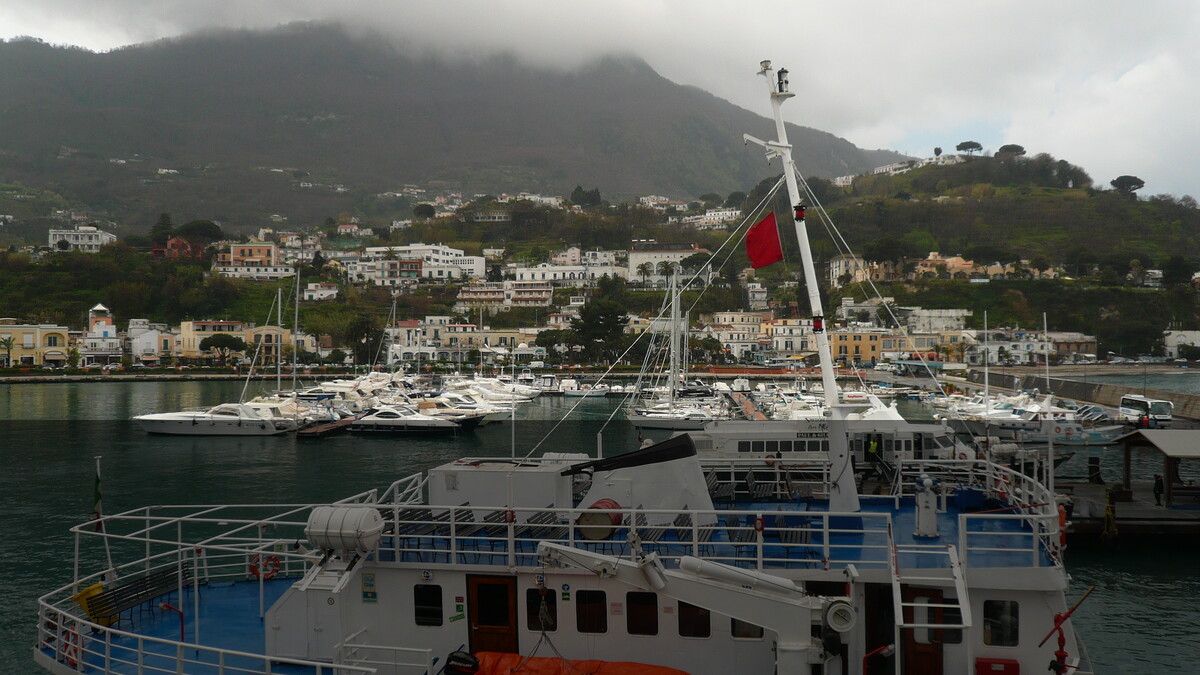 America’s Cup a Ischia: tra selfie e festeggiamenti, l’emozione si vive sul molo