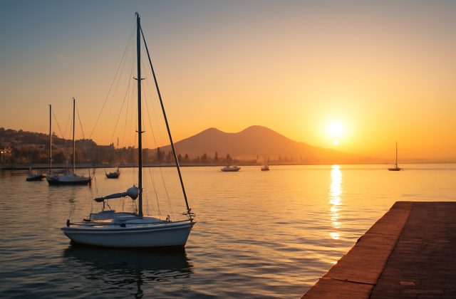 America’s Cup a Napoli: le preoccupazioni per i 3.311 sfollati dei Campi Flegrei durante l’evento